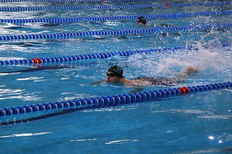 Tekirdağ'da "özel çocuklar" yüzme yarışmasına katıldı