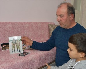 Kayseri'deki terör saldırısında şehit olan evlatlarının acısı yüreklerinde dinmiyor