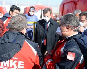 Sağlık Bakanı Fahrettin Koca Dilucu Sınır Kapısı'nı ziyaret etti