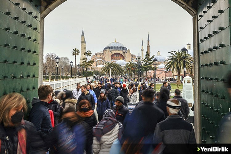 Türkiye'ye iki ayda yaklaşık 4 milyon yabancı ziyaretçi geldi