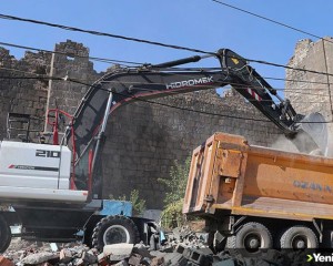 Diyarbakır surları kaçak yapılardan arındırılıyor