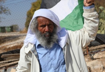 İsrail askeri aracının ezdiği Filistinli yaşlı aktivist hayatını kaybetti