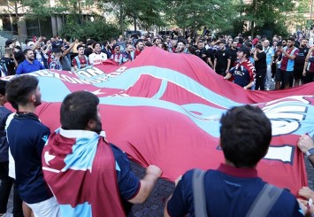 Avrupa'da yaşayan Türkler Trabzonspor'un Kopenhag'la oynayacağı maça yoğun ilgi gösterdi
