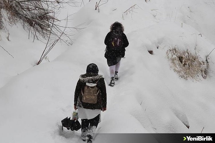 Kars'ta kar nedeniyle okullar yarın tatil edildi