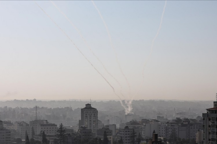 İsrail ordusu, Gazze'den 449 roket atıldığını açıkladı