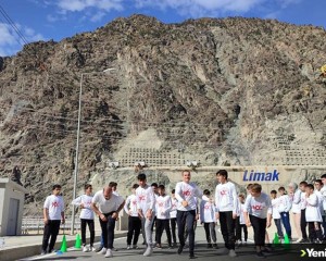 Artvin'de öğrenciler 275 metre yüksekliğindeki baraj gövdesinde koştu