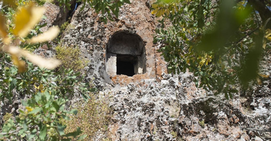 Tunceli'deki Kale Köyü Kalesi Urartu tarihine ışık tutuyor