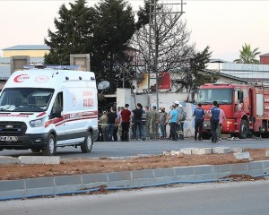 Hatay'da askeri tır çırçır fabrikasının duvarına çarptı: 2 şehit