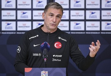 A Milli Futbol Takımı'nın teknik direktörü Kuntz: Grup maçlarını galibiyetle tamamlamak istiyoruz