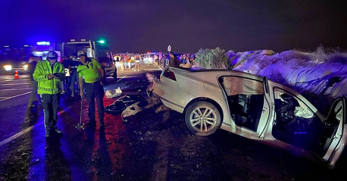 Nevşehir'de iki otomobilin çarpıştığı kazada 4 kişi hayatını kaybetti
