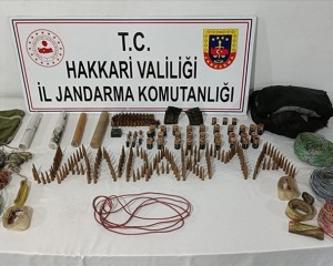 Hakkari'de terör örgütü PKK'ya yönelik operasyonlarda mühimmat ele geçirildi