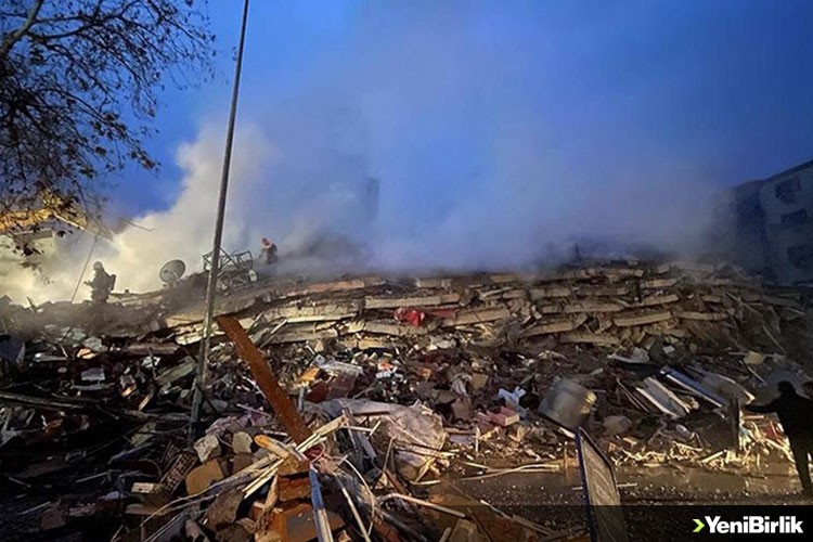 Ulaştırma ve Altyapı Bakanlığı, deprem bölgesinde kesintisiz haberleşme için teyakkuza geçti