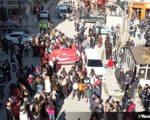 Hakkarili kadınlardan Diyarbakır annelerine destek, terör örgütü PKK'ya tepki yürüyüşü