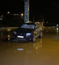 Zonguldak'ta sağanak nedeniyle Ilıksu Deresi taştı