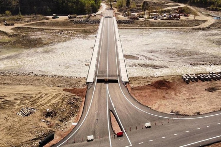 Sinop'ta sel sularının yıktığı İkisu Köprüsü'nün yapımı tamamlandı