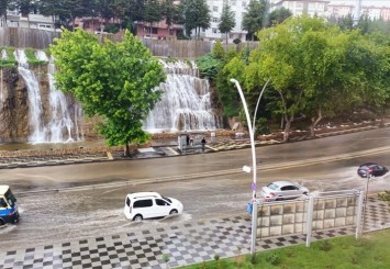 Ankara'da sağanak sonrası meydana gelen su baskınında bir kişi hayatını kaybetti