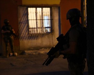 Muş'ta terör örgütü PKK ve iş birlikçilerine yönelik operasyonda 9 kişi yakalandı