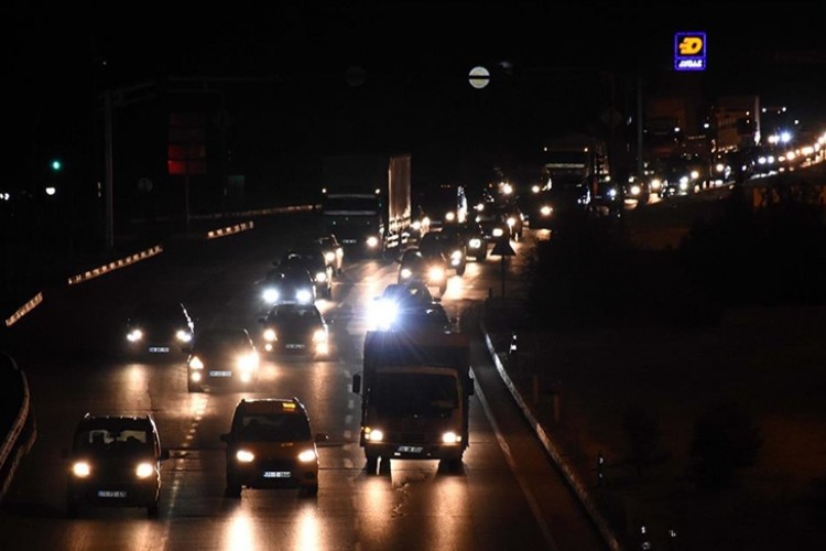 'Kilit kavşak' Kırıkkale'de bayram öncesi trafik yoğunluğu başladı