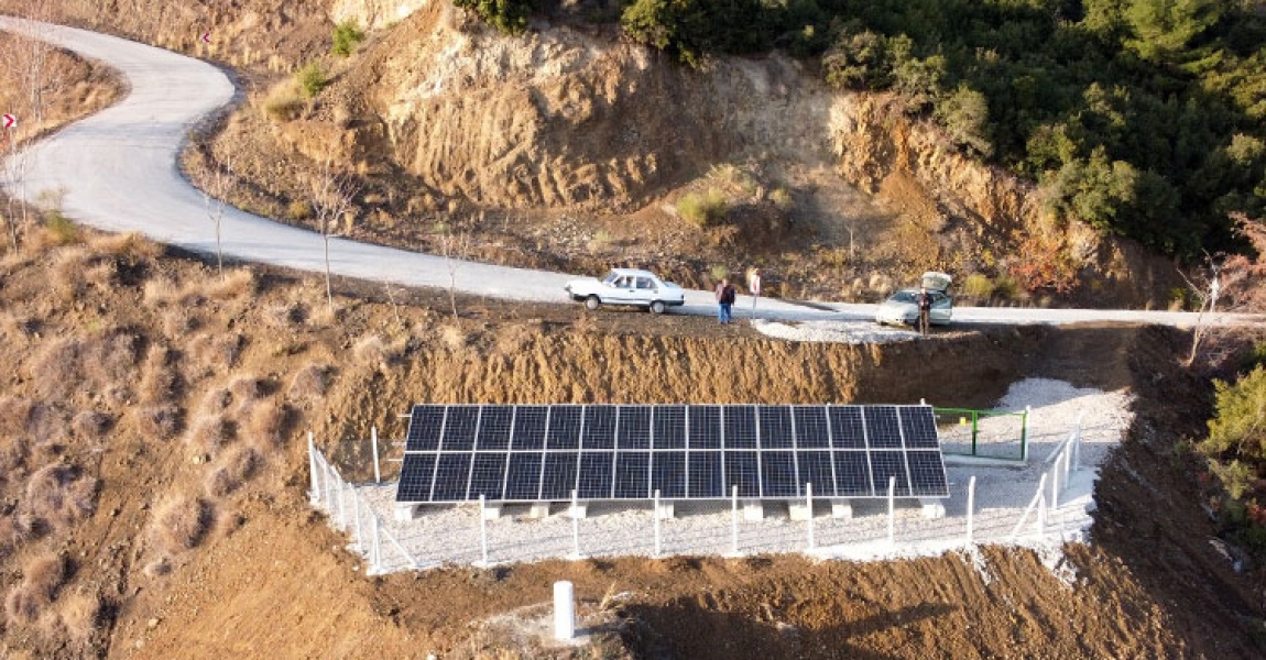 Osmaniye'de su sıkıntısı yaşayan köylülere güneş enerji panelleri deva oldu