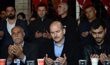 İçişleri Bakanı Süleyman Soylu'dan Şehit Ailesine Ziyaret