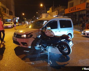 Osmaniye'de hafif ticari araçla çarpışan motosikletteki 2 kişi yaralandı