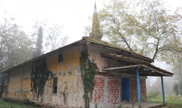 670 Yıllık Cami Restore Edilmeyi Bekliyor