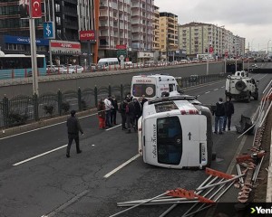 Diyarbakır'da yolcu minibüsü devrildi