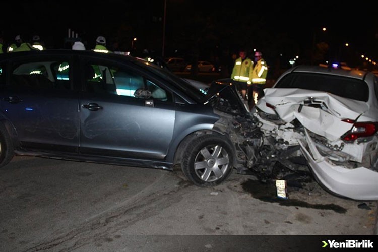 İzmir'den uygulama noktasından kaçan alkollü sürücü, Manisa'da kaza yapınca yakalandı