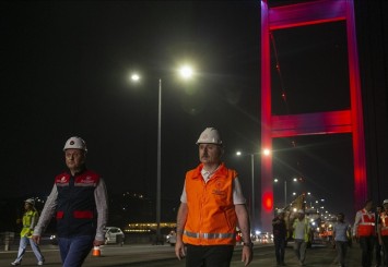 Bakan Karaismailoğlu, FSM Köprüsü'ndeki asfalt bakım çalışmalarını inceledi