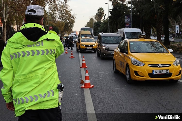 Trabzonspor'un şampiyonluk kutlamaları nedeniyle İstanbul'da bazı yollar trafiğe kapatılacak