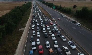 Anadolu Otoyolu'nda 30 Kilometrelik Araç Kuyruğu