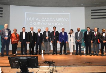Köln'de 'Dijital Çağda Medya Okuryazarlığı ve Türkçe Çalıştayı' düzenlendi