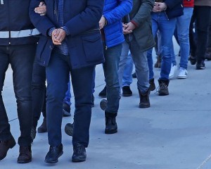 Diyarbakır'da terör örgütü PKK/KCK'ya yönelik soruşturmada 26 öğretmen gözaltına alındı