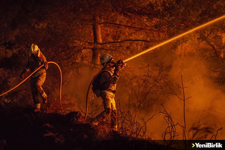 İspanya bu yüzyılın en büyük orman yangınlarıyla mücadele ediyor