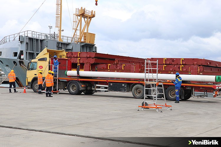 En büyük doğal gaz keşfini taşıyacak boruların ilk etabı Filyos Limanı'na getirildi