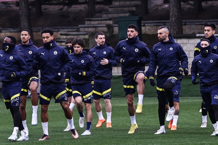 Fenerbahçe'nin Adana Demirspor maçının kamp kadrosu açıklandı