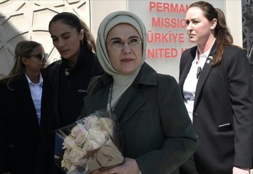 Emine Erdoğan'dan New York'ta Türkevi'ne ziyaret
