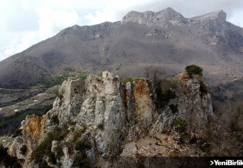 Amanos Dağları'ndaki tarihi Şalen Kalesi de depremlerde zarar gördü