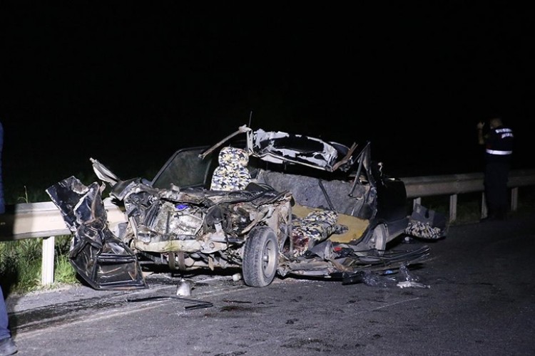 Eskişehir'de zincirleme trafik kazasında 1 kişi öldü 1 kişi yaralandı