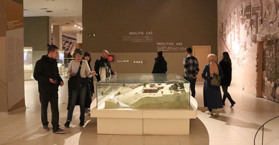 Misafirlerini 12 bin yıl öncesine götüren Şanlıurfa Arkeoloji Müzesi, her yıl daha fazla ziyaretçi ağırlıyor
