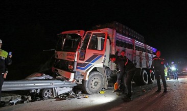 Mersin'de Trafik Kazası: 1 Polis Şehit, 2'si Polis 8 Yaralı