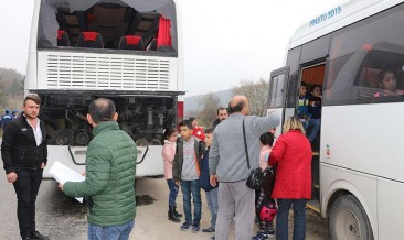 Öğrencileri Taşıyan Gezi Otobüsleri Kaza Yaptı