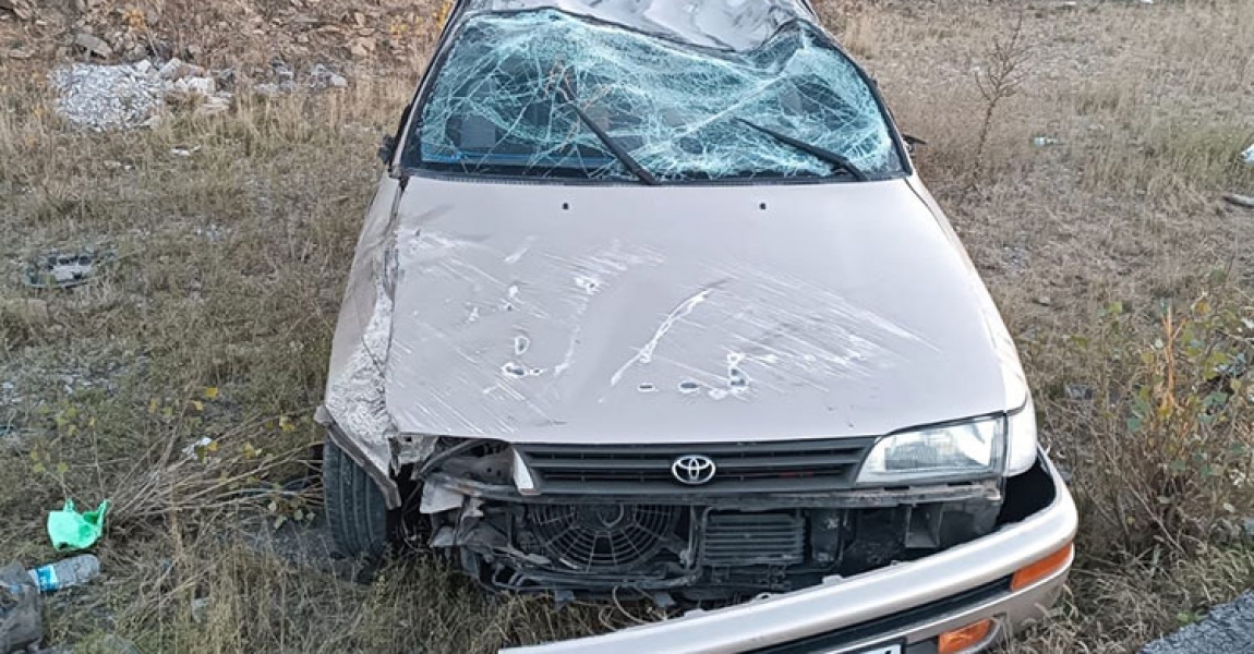 Afyonkarahisar'da devrilen otomobildeki 5 kişi yaralandı