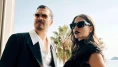 Cannes'da efsane uyum: Çağatay Ulusoy ve Demet Özdemir sahnede!