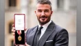 Futbolun prensi David Beckham artık gerçek şövalye!