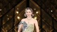 "Bu İkili Asla Birlikte Kullanılmaz" Kuralı Yıkıldı: Gigi Hadid, Le Grand Diner du Louvre’da Moda Tabularını Sildi!