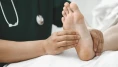 Ayaklarda Şişlik Neden Olur? İşte 14 Olası Sebep!