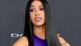 Cardi B konserinde skandal! Mikrofon fırlattı, dava açıldı