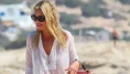 Kate Moss’un stili Formentera plajında gündem oldu