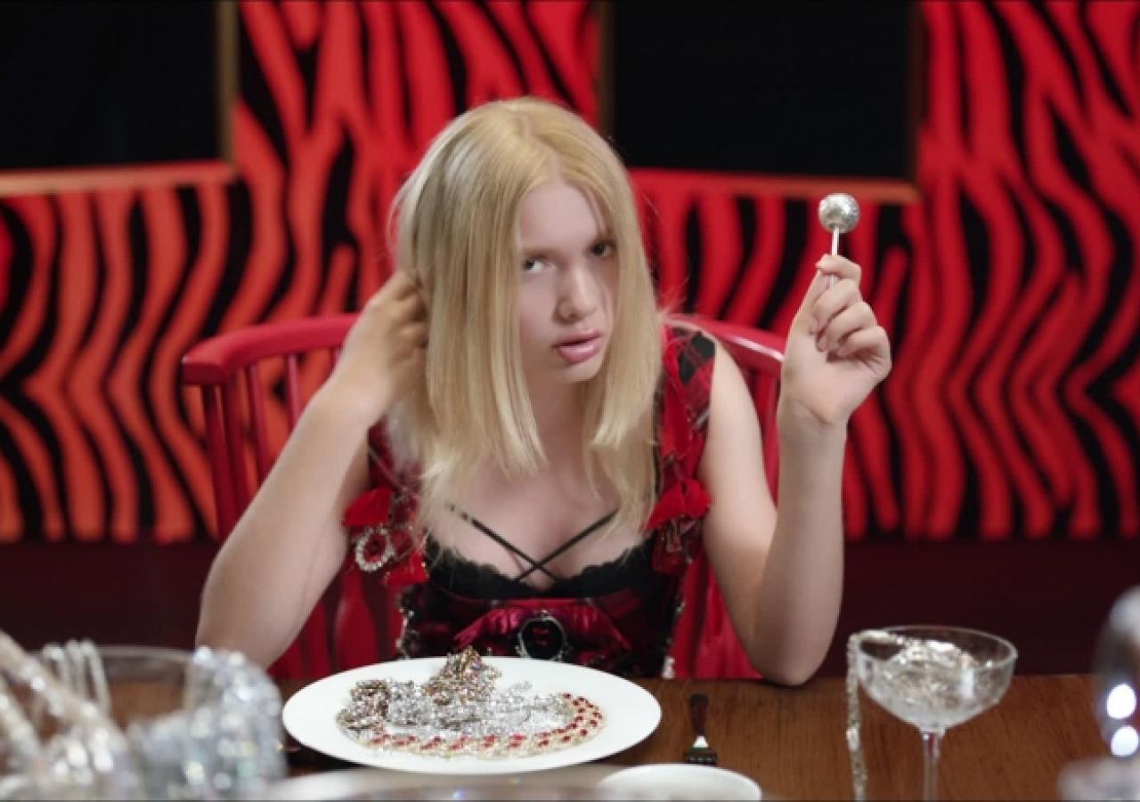 Emrah Karaduman ve Aleyna Tilki dünya devi Apple'a dava açtı